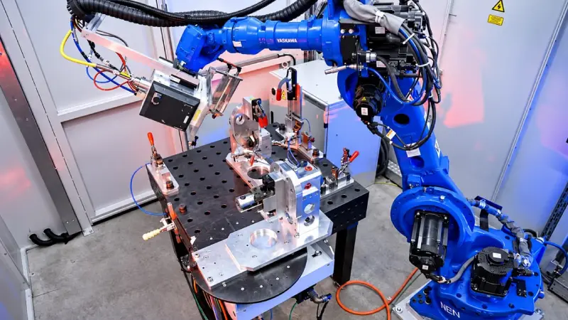 laser cutting robot arm