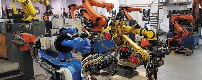 قیمت ربات صنعتی دست دوم چقدر است؟