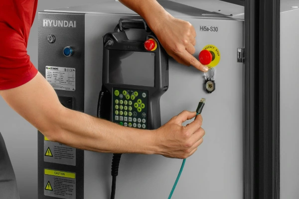 کنترلر ربات صنعتی